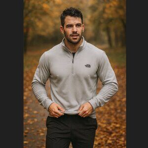 The North Face Men's Light Gray Scooba 1/2 Zip Sweatshirt